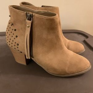 EXPRESS Booties
